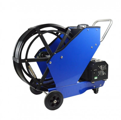 Щеточная машина для очистки кухонных вытяжек